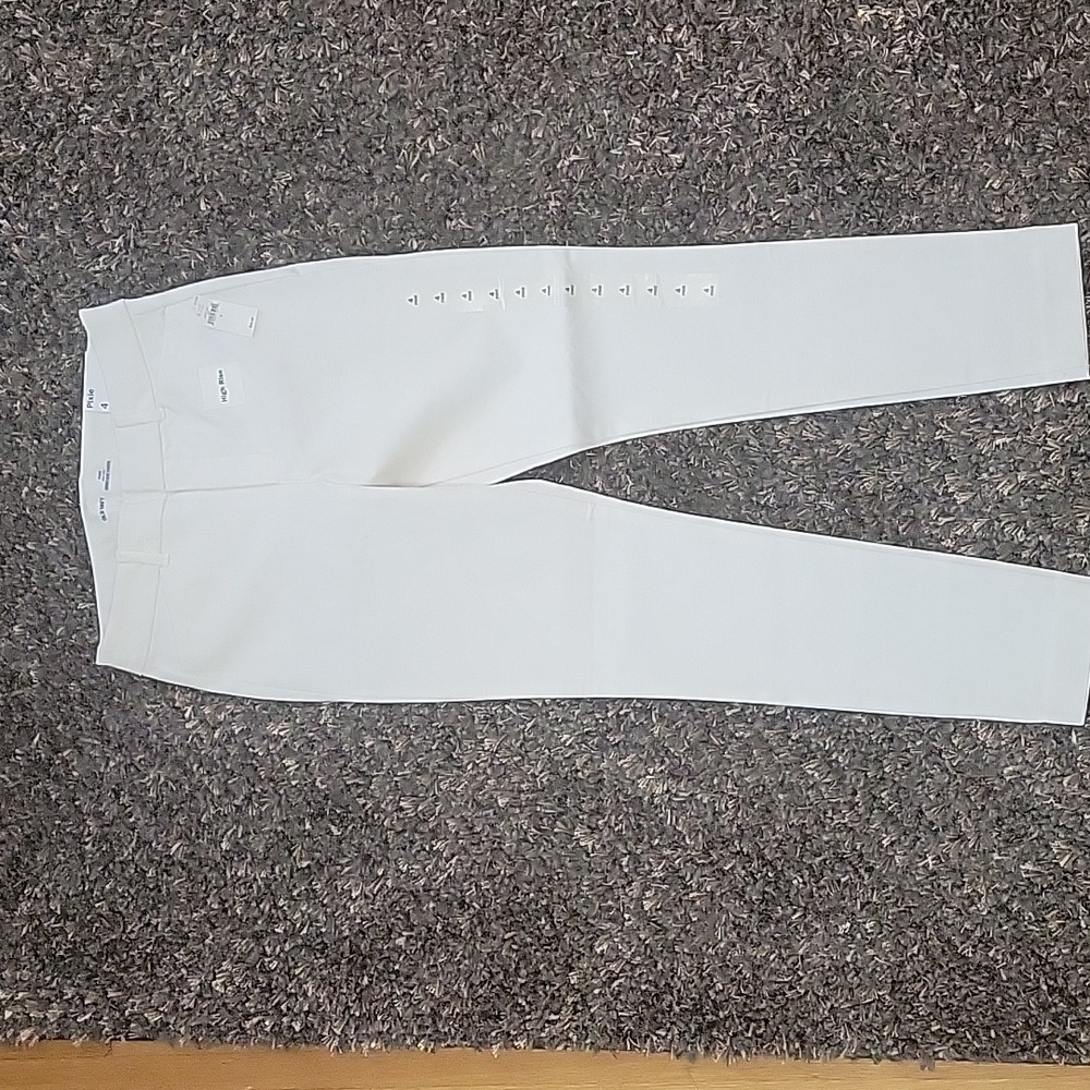 NWT Old Navy High Rise Pixie Pants size 6 in creamy white